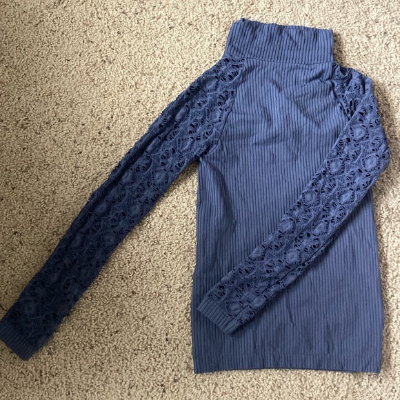 Lace long sleeved stretch cami-top - Picture 1 of 4